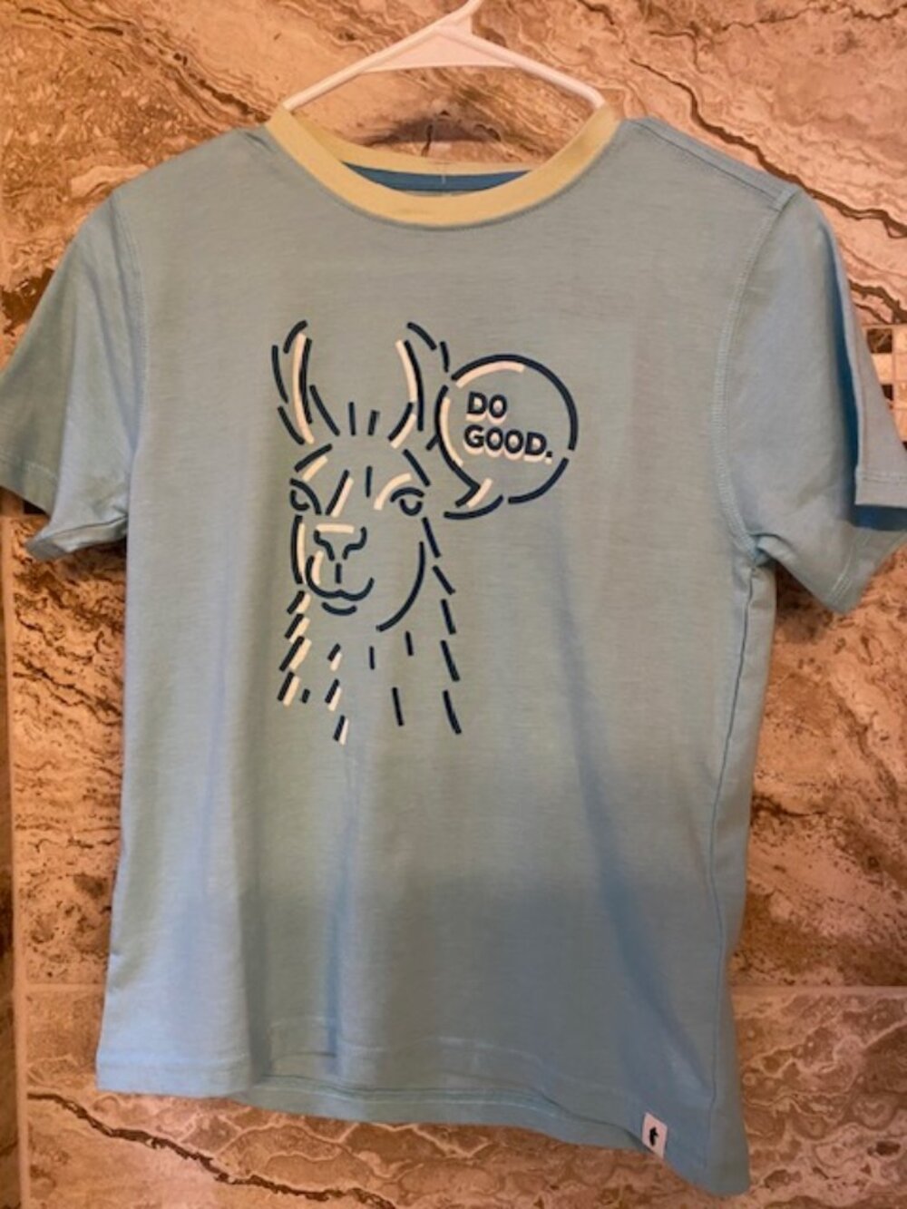 Cotopaxi Kid's Talking Llama Organic T-shirt.  Kids size Medium.